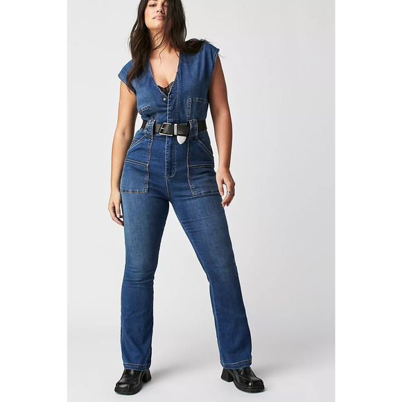 New Free People WTF CRVY Hyde Park Stretch Denim Jumpsuit $158 SIZE 6 Blue - Picture 1 of 7